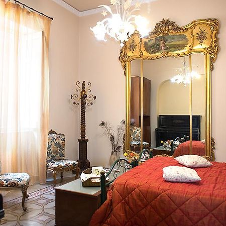 ホテルLa Casa Di Via Narbone パレルモ エクステリア 写真