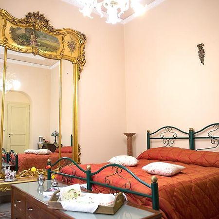 ホテルLa Casa Di Via Narbone パレルモ エクステリア 写真