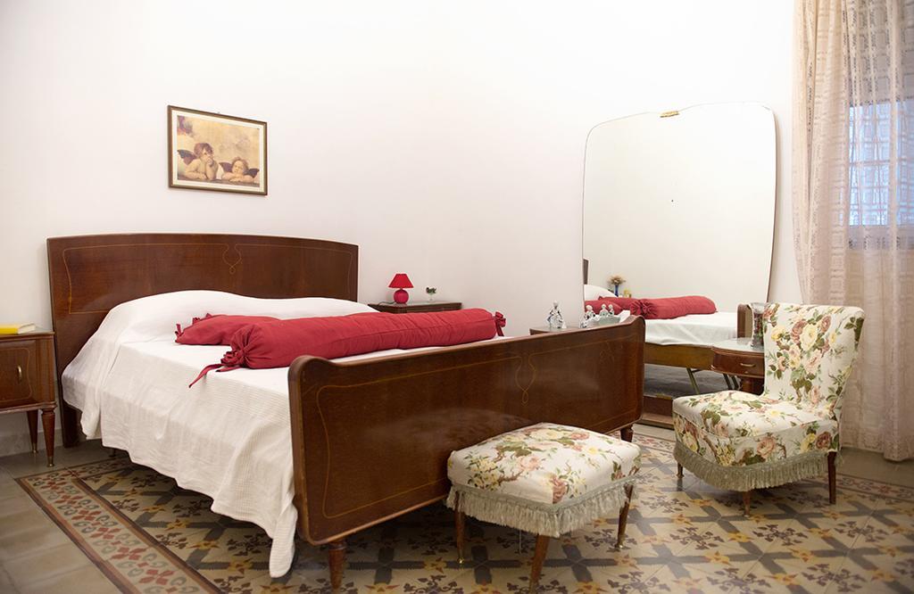 ホテルLa Casa Di Via Narbone パレルモ エクステリア 写真
