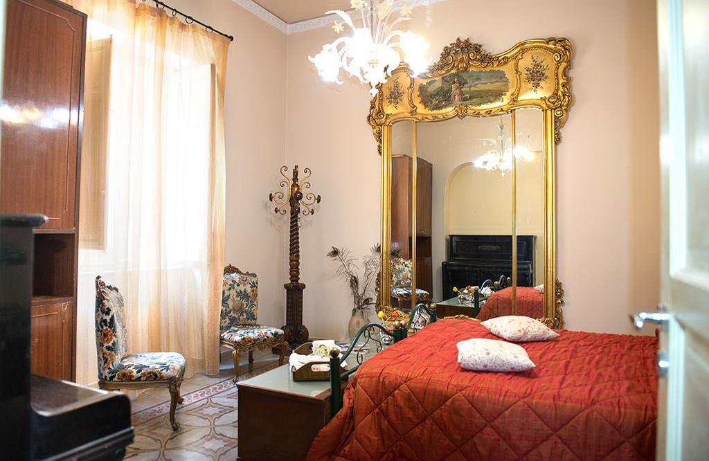 ホテルLa Casa Di Via Narbone パレルモ エクステリア 写真